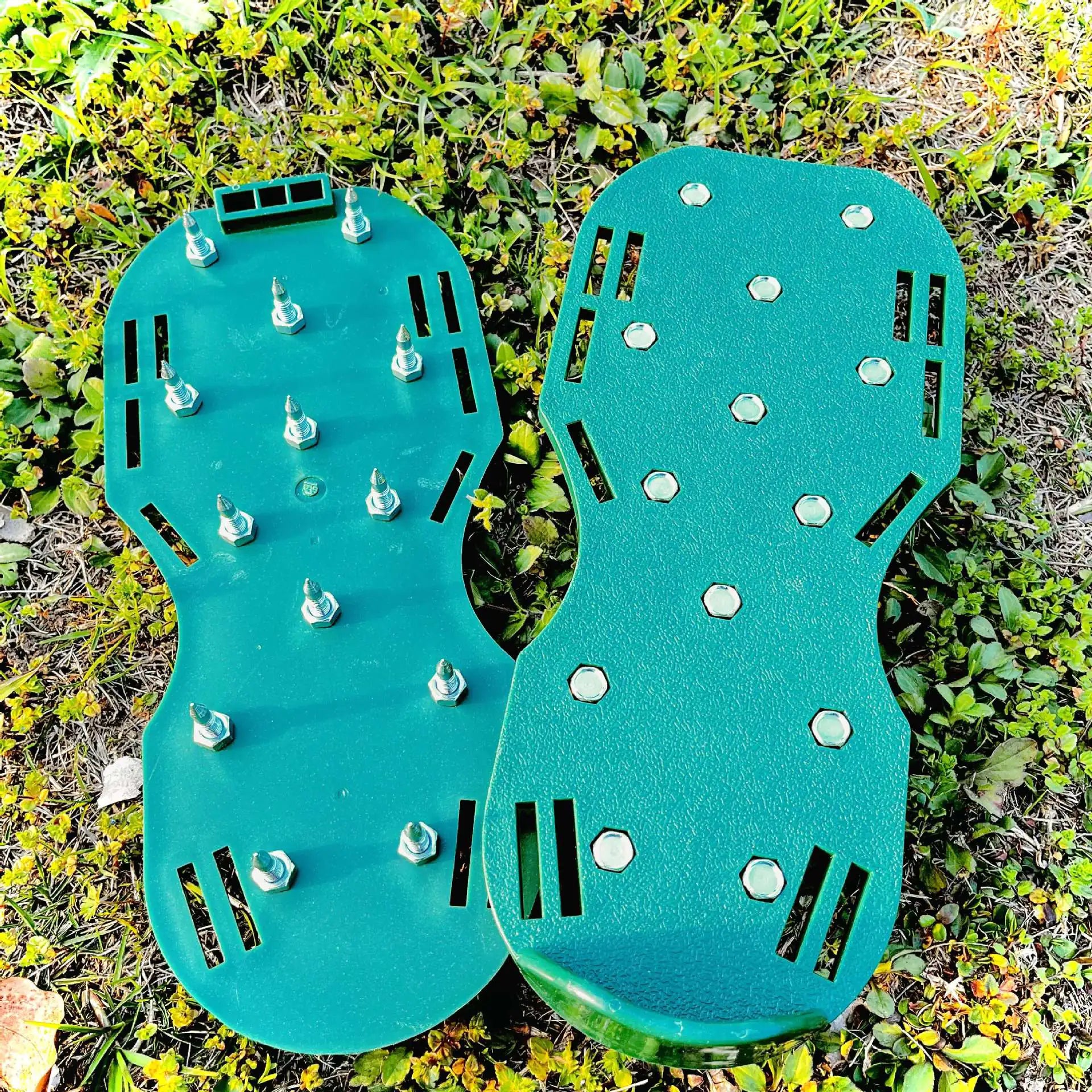 Garden Aeration Shoes with Spike Design for Lawns