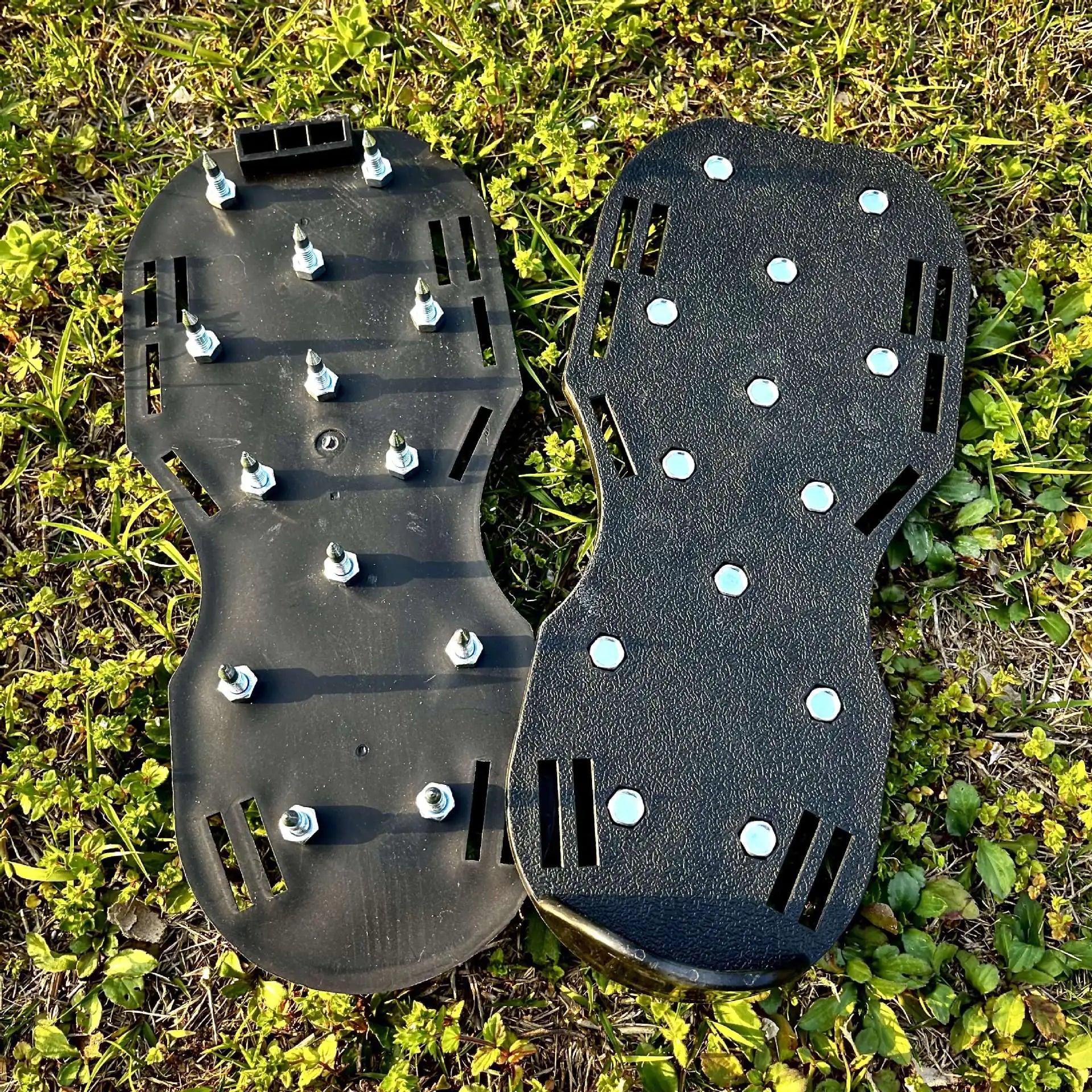 Garden Aeration Shoes with Spike Design for Lawns